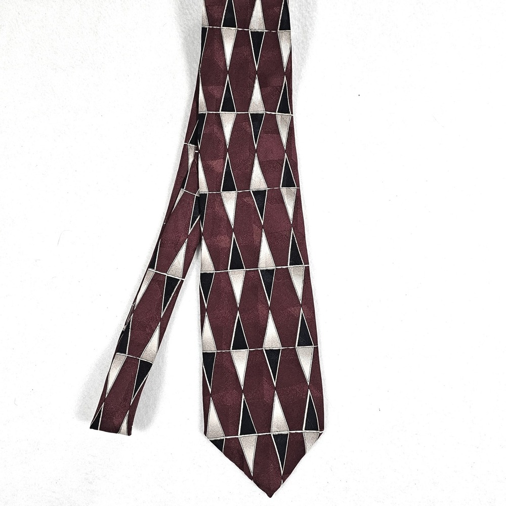 Bill Blass Mens Silk Necktie Burgundy Navy Blue Geometric Harlequin Diamond USA